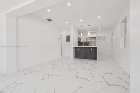 Купить виллу или дом в Форт-Лодердейл, Флорида 3 спальни, 110.93м2, № 1932092 - фото 14