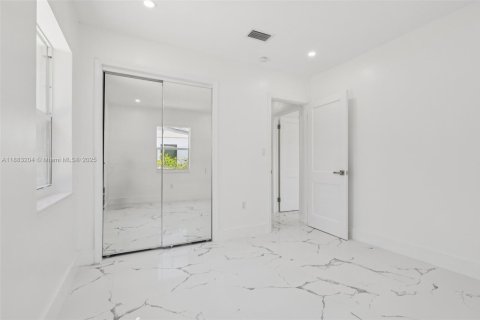 Купить виллу или дом в Форт-Лодердейл, Флорида 3 спальни, 110.93м2, № 1932092 - фото 25