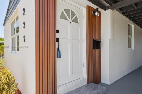 Купить виллу или дом в Форт-Лодердейл, Флорида 3 спальни, 110.93м2, № 1932092 - фото 7