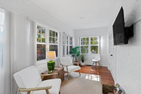 House in West Palm Beach, Florida 4 bedrooms, 229.38 sq.m. № 2158402 - photo 8