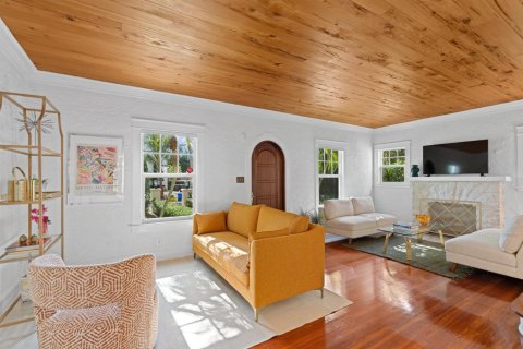 House in West Palm Beach, Florida 4 bedrooms, 229.38 sq.m. № 2158402 - photo 3