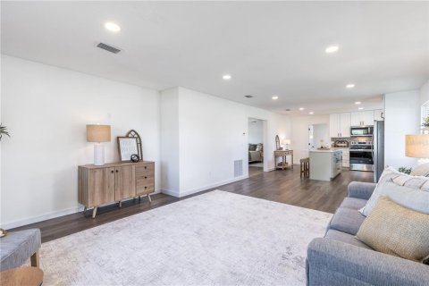 Casa en venta en Tavares, Florida, 3 dormitorios, 120.31 m2 № 2151447 - foto 4