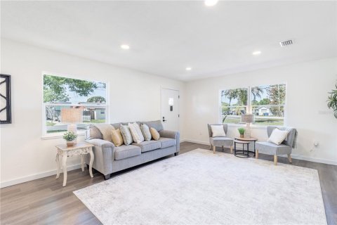 Casa en venta en Tavares, Florida, 3 dormitorios, 120.31 m2 № 2151447 - foto 3