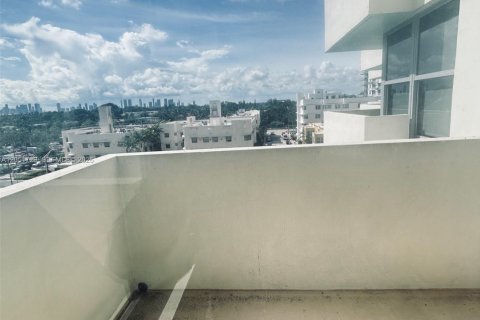 Condo in Miami Beach, Florida, 1 bedroom № 2264845 - photo 19