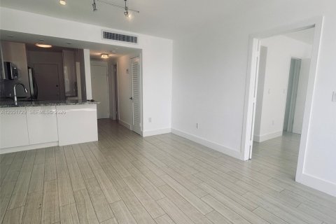 Condo in Miami Beach, Florida, 1 bedroom № 2264845 - photo 23