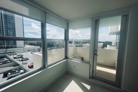Condo in Miami Beach, Florida, 1 bedroom № 2264845 - photo 18