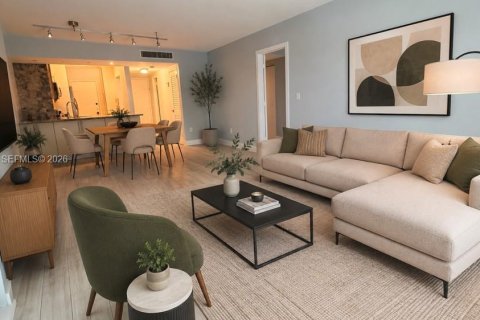 Condo in Miami Beach, Florida, 1 bedroom № 2264845 - photo 2
