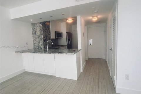 Condo in Miami Beach, Florida, 1 bedroom № 2264845 - photo 24