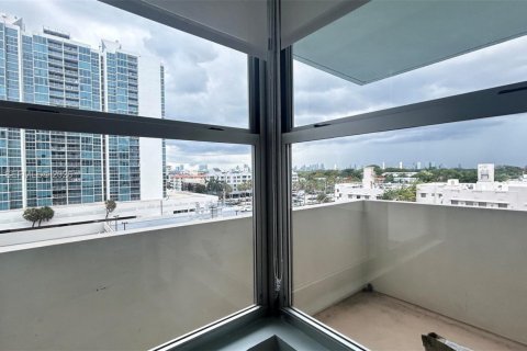 Condo in Miami Beach, Florida, 1 bedroom № 2264845 - photo 16