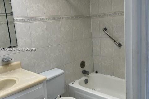 Condo in Sunrise, Florida, 2 bedrooms  № 1863029 - photo 7