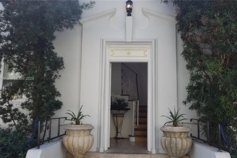 Propiedad comercial en venta en Miami Beach, Florida, 498.51 m2 № 2054680 - foto 19