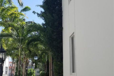 Propiedad comercial en venta en Miami Beach, Florida, 498.51 m2 № 2054680 - foto 7