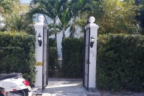 Propiedad comercial en venta en Miami Beach, Florida, 498.51 m2 № 2054680 - foto 3