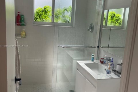 Propiedad comercial en venta en Miami Beach, Florida, 498.51 m2 № 2054680 - foto 22