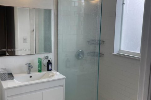 Propiedad comercial en venta en Miami Beach, Florida, 498.51 m2 № 2054680 - foto 23