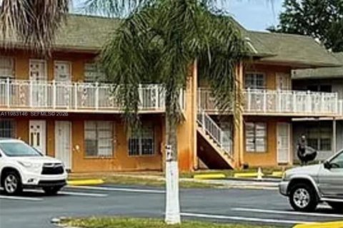 Снять в аренду кондоминиум в Майами-Гарденс, Флорида 40.88м2, № 2049967 - фото 2