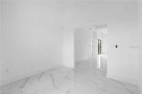 Купить виллу или дом в Кейп-Корал, Флорида 5 комнат, 175.31м2, № 2234996 - фото 8