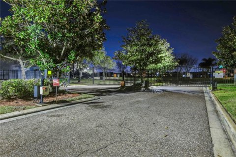 Casa en venta en Kissimmee, Florida, 4 dormitorios, 167.97 m2 № 2354733 - foto 28