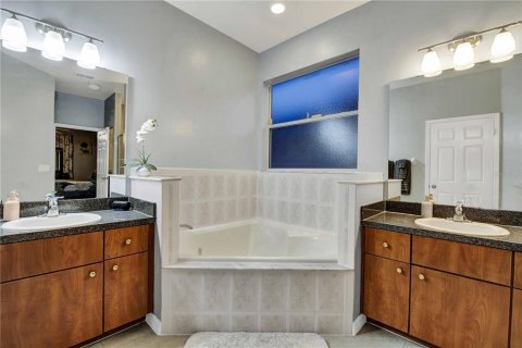 Casa en venta en Kissimmee, Florida, 4 dormitorios, 167.97 m2 № 2354733 - foto 13