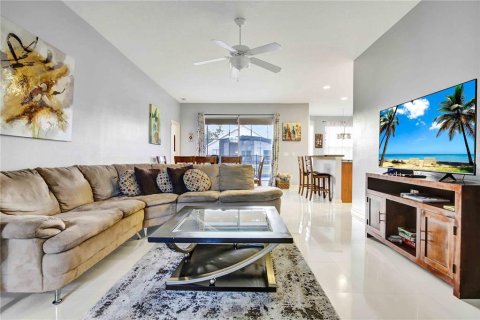 Casa en venta en Kissimmee, Florida, 4 dormitorios, 167.97 m2 № 2354733 - foto 5