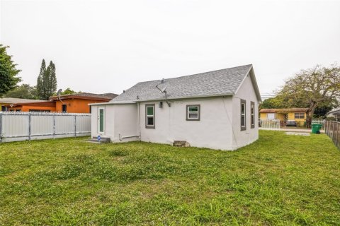 Casa en venta en Miami, Florida, 2 dormitorios, 77.76 m2 № 1882253 - foto 16