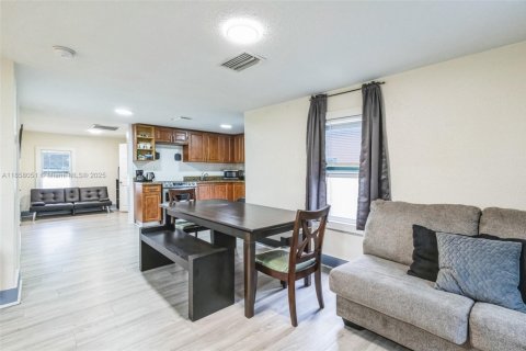 Casa en venta en Miami, Florida, 2 dormitorios, 77.76 m2 № 1882253 - foto 8