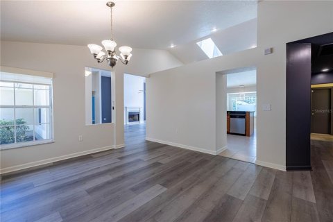 Casa en alquiler en Orlando, Florida, 3 dormitorios, 195.84 m2 № 1913761 - foto 15