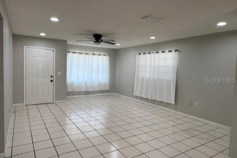 Casa en venta en Frostproof, Florida, 2 dormitorios, 100.8 m2 № 2123195 - foto 4