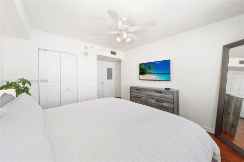 Condo in Fort Lauderdale, Florida, 2 bedrooms  № 2004262 - photo 11