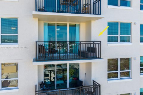 Condo in Fort Lauderdale, Florida, 2 bedrooms  № 2004262 - photo 20