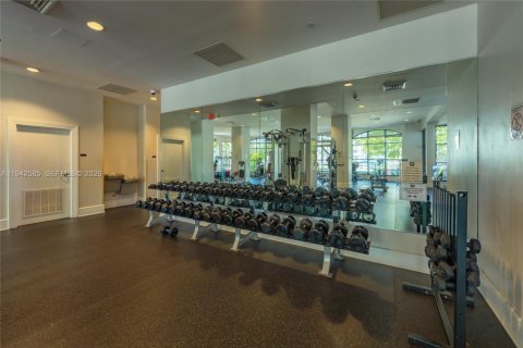 Condo in Fort Lauderdale, Florida, 2 bedrooms  № 2004262 - photo 28