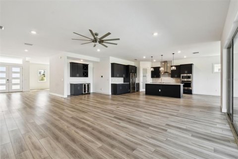 House in Wesley Chapel, Florida 4 bedrooms, 325.16 sq.m. № 1786109 - photo 10