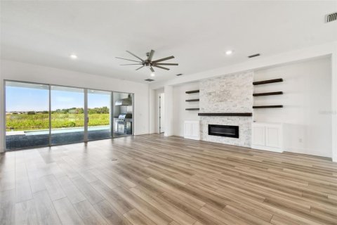 House in Wesley Chapel, Florida 4 bedrooms, 325.16 sq.m. № 1786109 - photo 8