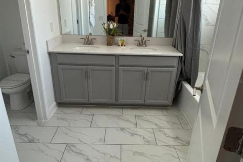 Adosado en alquiler en Kissimmee, Florida, 4 dormitorios, 177.81 m2 № 1911567 - foto 8