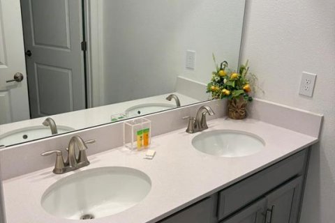 Adosado en alquiler en Kissimmee, Florida, 4 dormitorios, 177.81 m2 № 1911567 - foto 9