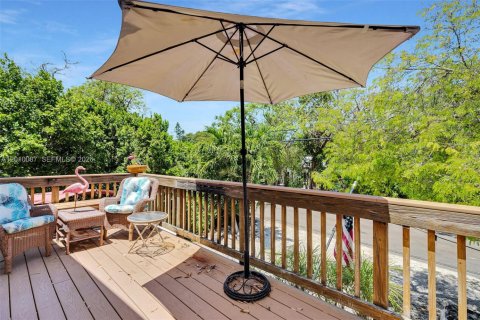 House in Tavernier, Florida 2 bedrooms, 83.61 sq.m. № 2073078 - photo 12