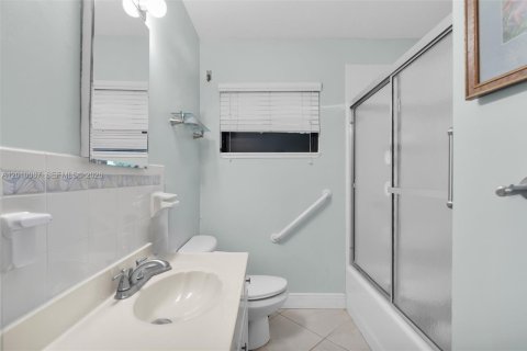 House in Tavernier, Florida 2 bedrooms, 83.61 sq.m. № 2073078 - photo 13