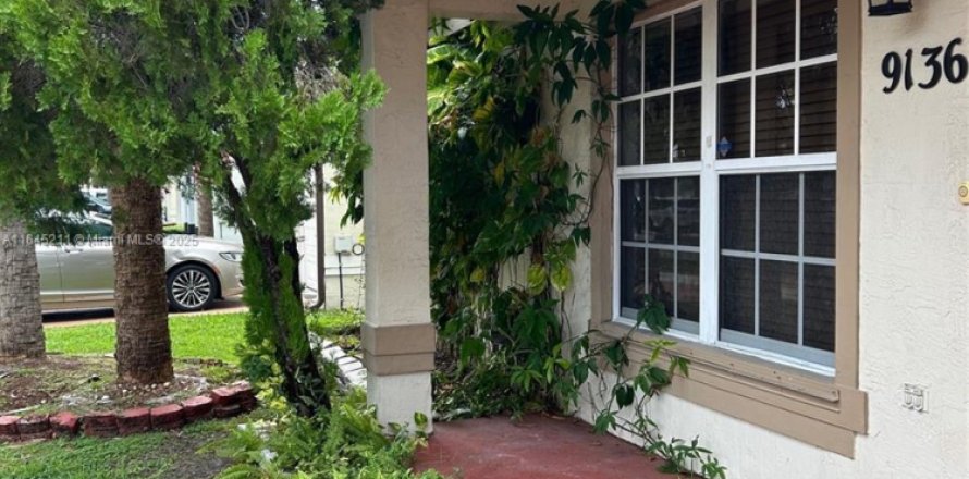 Villa ou maison à Hialeah, Floride 2 chambres, 101.26 m2 № 2059898