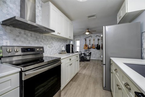 Villa ou maison à vendre à Palm Harbor, Floride: 2 chambres, 112.5 m2 № 2098029 - photo 8
