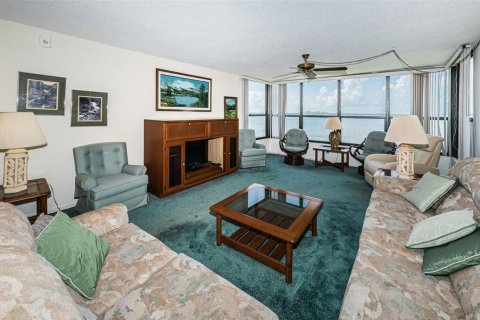 Condo in Dunedin, Florida, 2 bedrooms  № 1324425 - photo 24