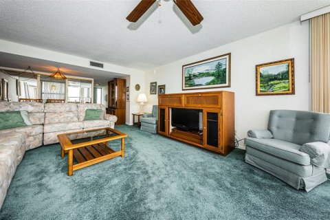 Condo in Dunedin, Florida, 2 bedrooms  № 1324425 - photo 25