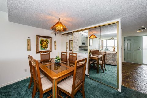 Condo in Dunedin, Florida, 2 bedrooms  № 1324425 - photo 22