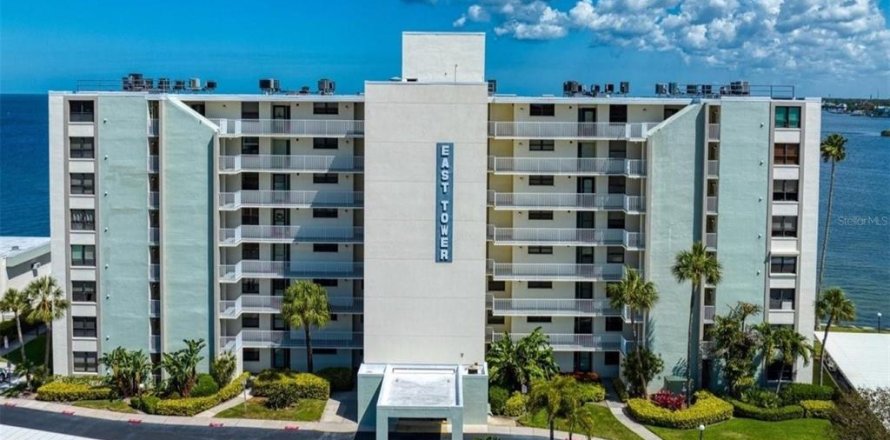 Condo in Dunedin, Florida, 2 bedrooms № 1324425