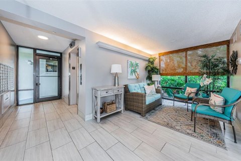 Condo in Dunedin, Florida, 2 bedrooms  № 1324425 - photo 14