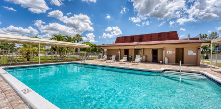 Condo à Lauderdale Lakes, Floride, 2 chambres  № 913487
