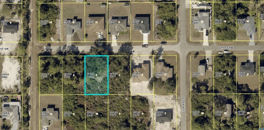 Propiedad comercial en Lehigh Acres, Florida № 2173169