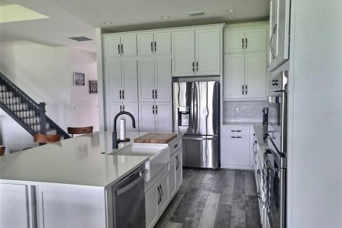 Casa en venta en Wesley Chapel, Florida, 5 dormitorios, 271.37 m2 № 1918290 - foto 8