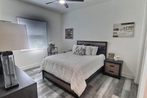 Casa en venta en Wesley Chapel, Florida, 5 dormitorios, 271.37 m2 № 1918290 - foto 26