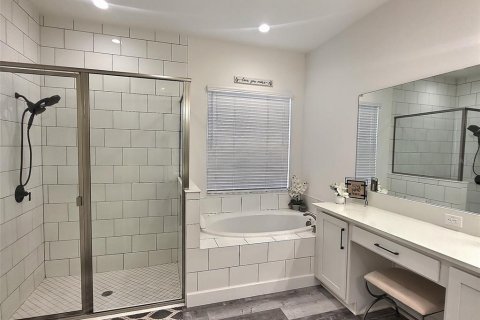 Casa en venta en Wesley Chapel, Florida, 5 dormitorios, 271.37 m2 № 1918290 - foto 17