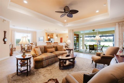 House in Punta Gorda, Florida 4 bedrooms, 240.62 sq.m. № 2230676 - photo 17